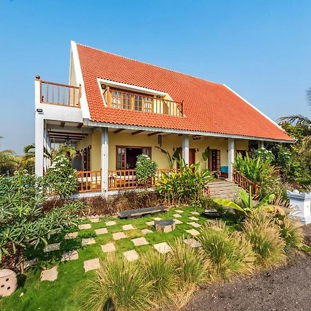 Saffronstays Happy Fields, Pune - Luxury Farmstay With Farm To Table Food 外观 照片